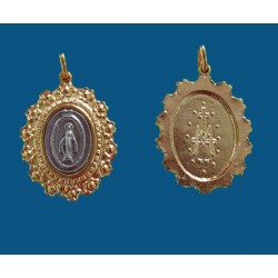 Medalla grande ovalada oro brillo imagen en plata vieja. Mod.1002